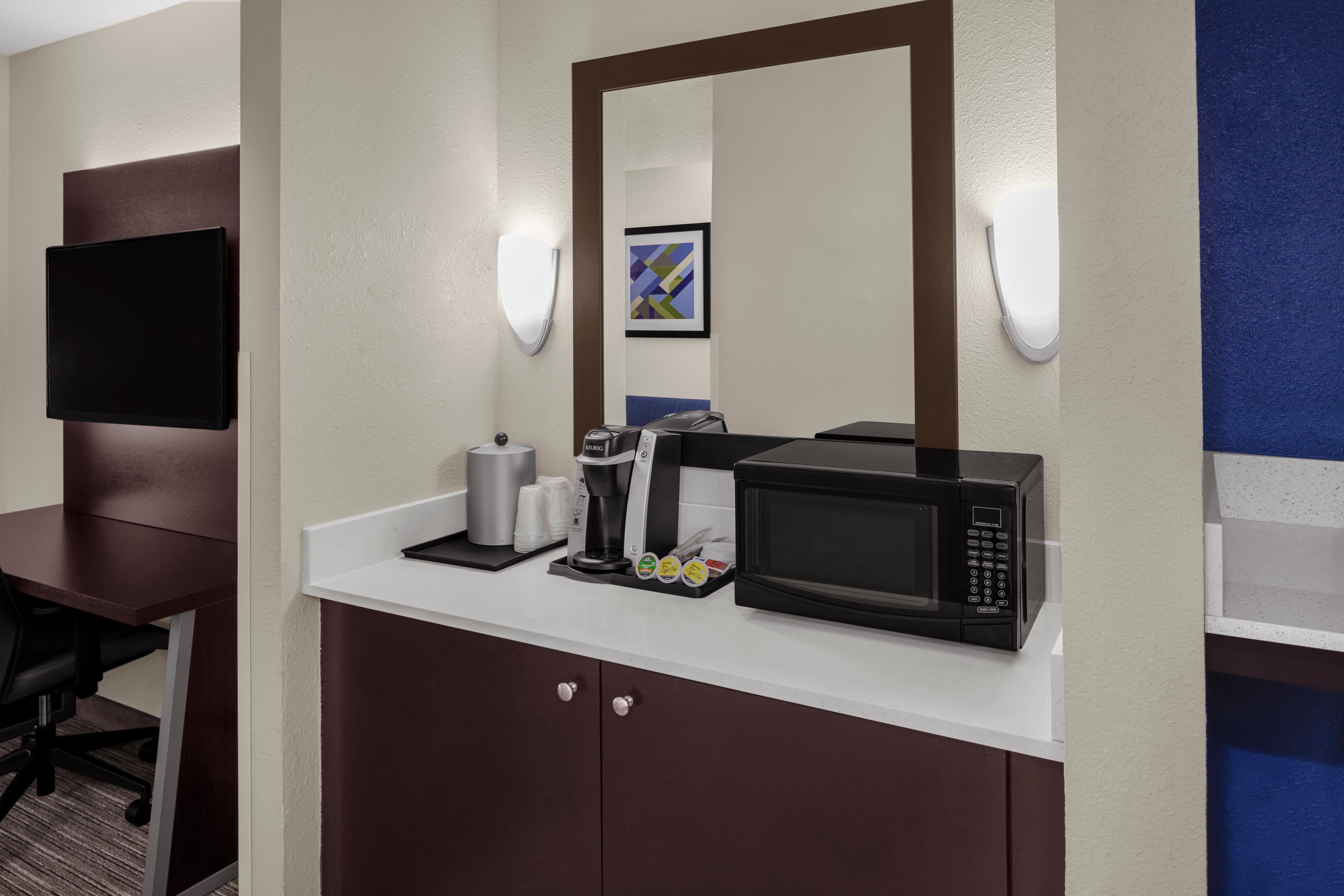 Holiday Inn Express & Suites Asheville Sw - Outlet Ctr Area By Ihg Exterior photo