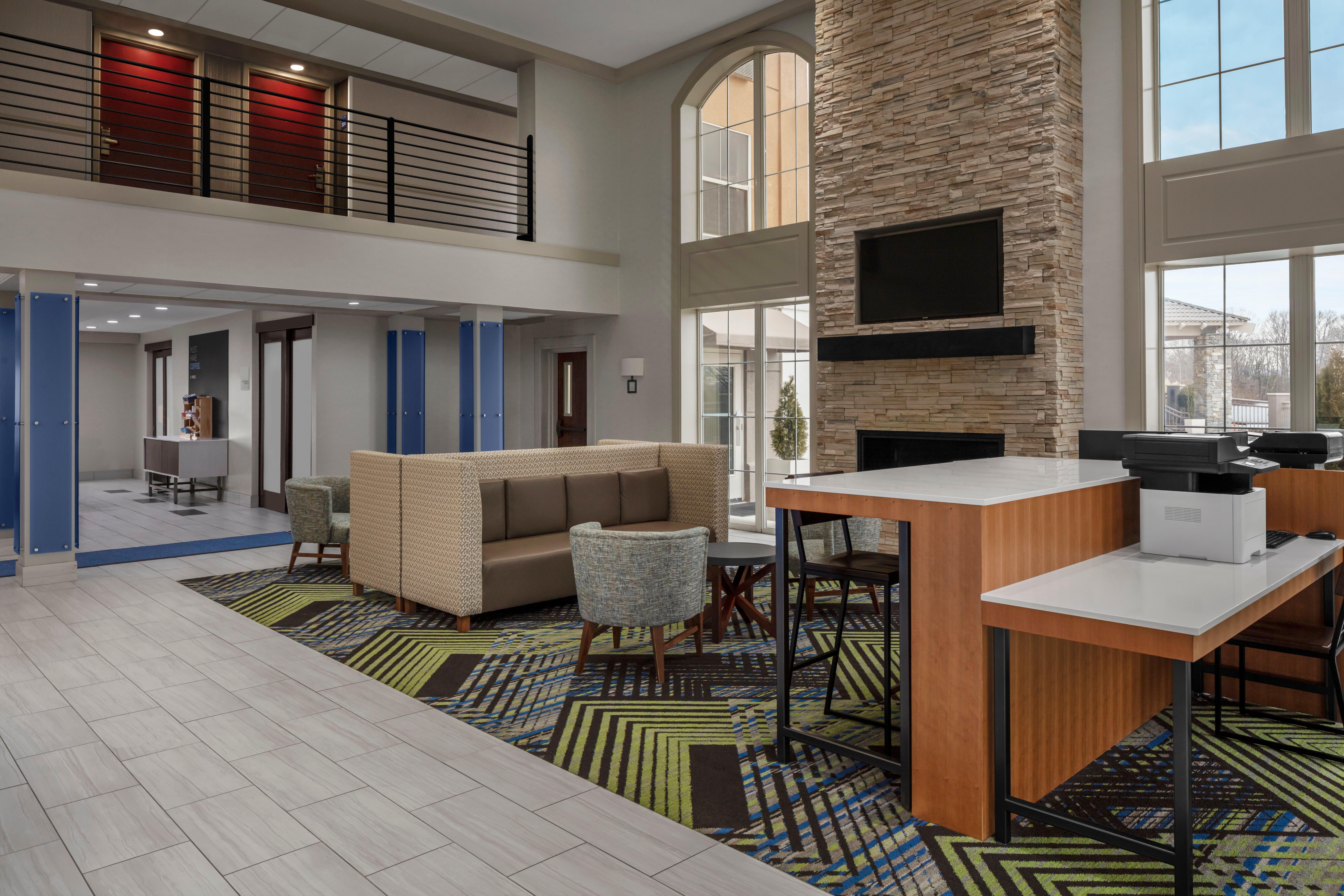 Holiday Inn Express & Suites Asheville Sw - Outlet Ctr Area By Ihg Exterior photo
