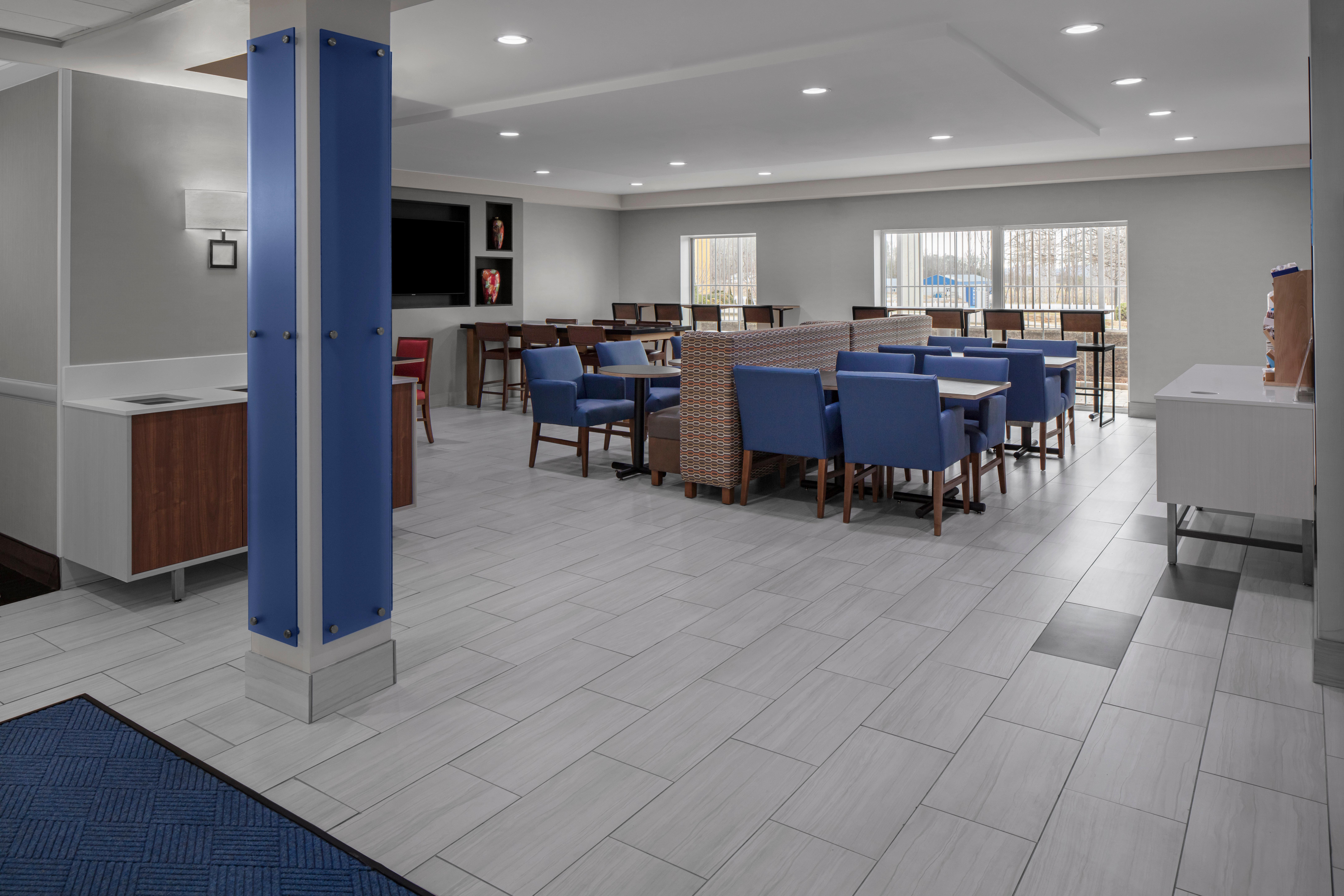 Holiday Inn Express & Suites Asheville Sw - Outlet Ctr Area By Ihg Exterior photo