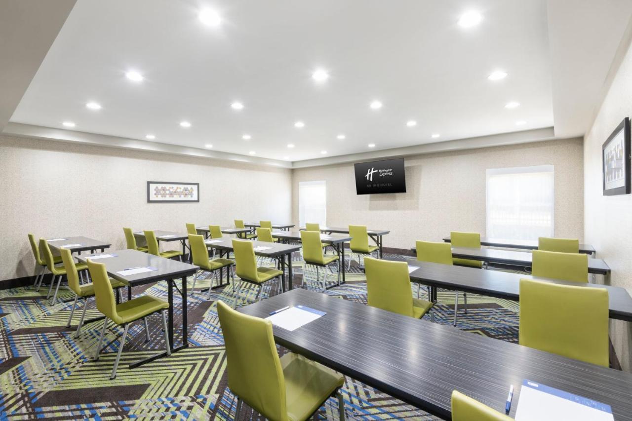 Holiday Inn Express & Suites Asheville Sw - Outlet Ctr Area By Ihg Exterior photo