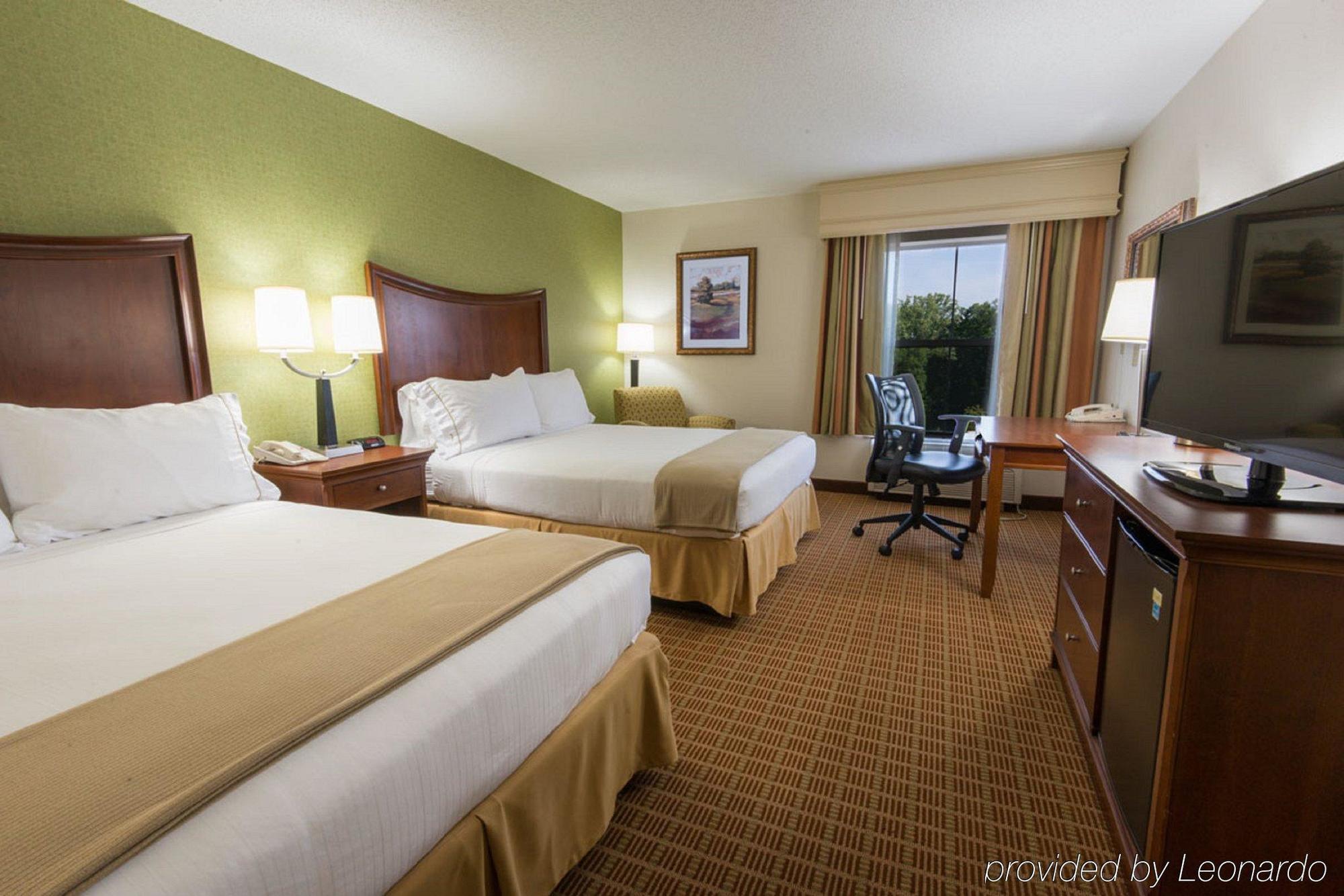 Holiday Inn Express & Suites Asheville Sw - Outlet Ctr Area By Ihg Exterior photo