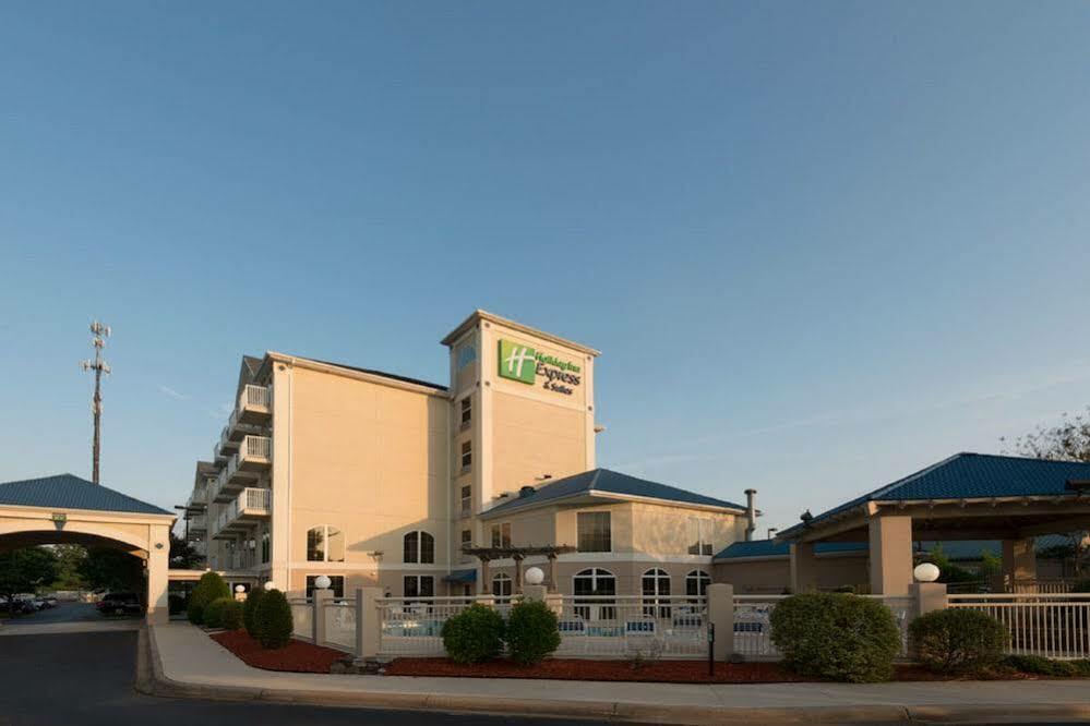 Holiday Inn Express & Suites Asheville Sw - Outlet Ctr Area By Ihg Exterior photo