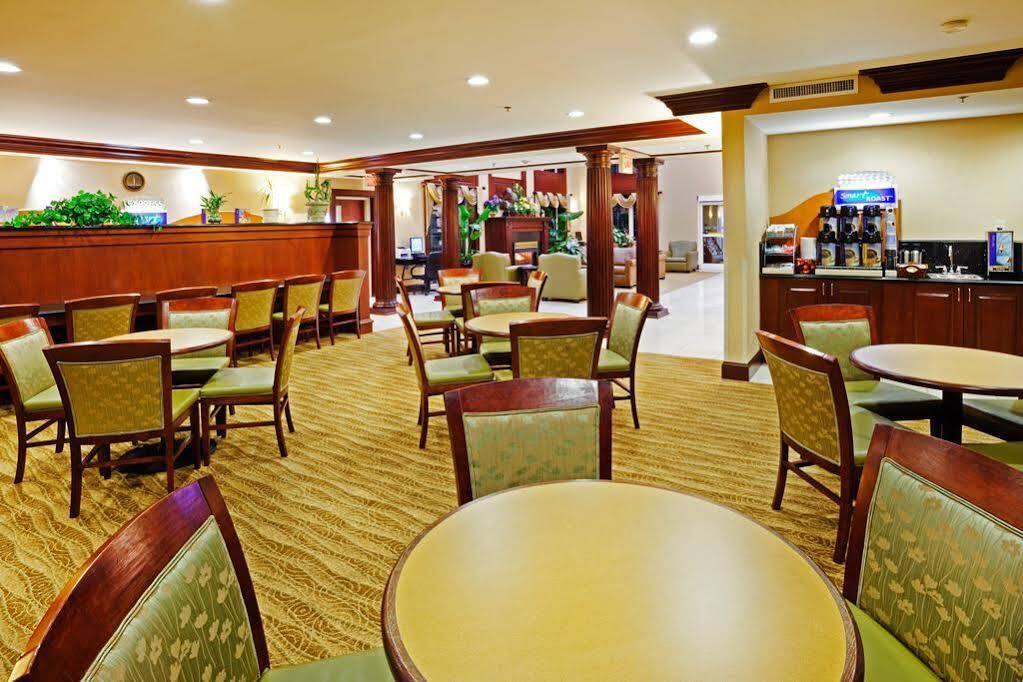 Holiday Inn Express & Suites Asheville Sw - Outlet Ctr Area By Ihg Exterior photo