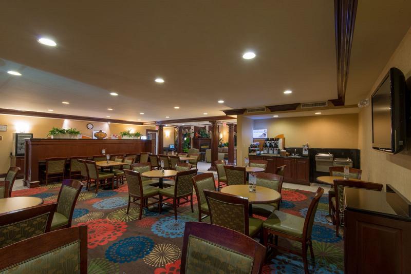 Holiday Inn Express & Suites Asheville Sw - Outlet Ctr Area By Ihg Exterior photo
